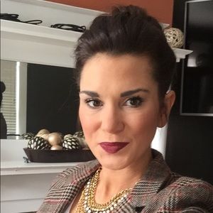 Meet your Posher, Dana